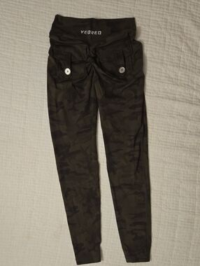 Yeoreo Women's Dark Green Camo Leggings